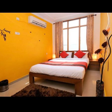 Hotel Samrat Neemrana Esterno foto